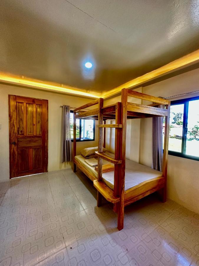 Cris & Mar Homestay Burgos  Luaran gambar