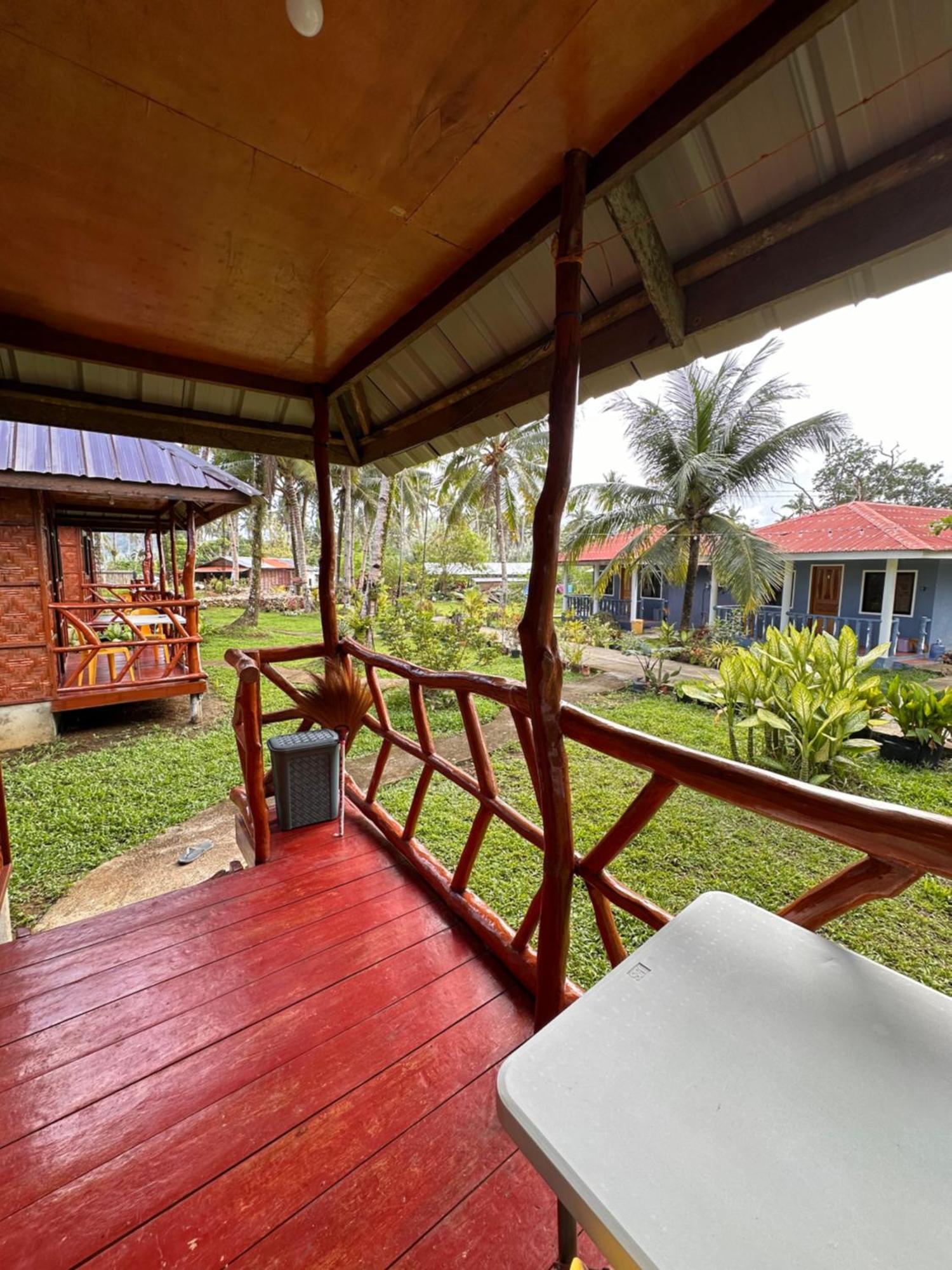 Cris & Mar Homestay Burgos  Luaran gambar