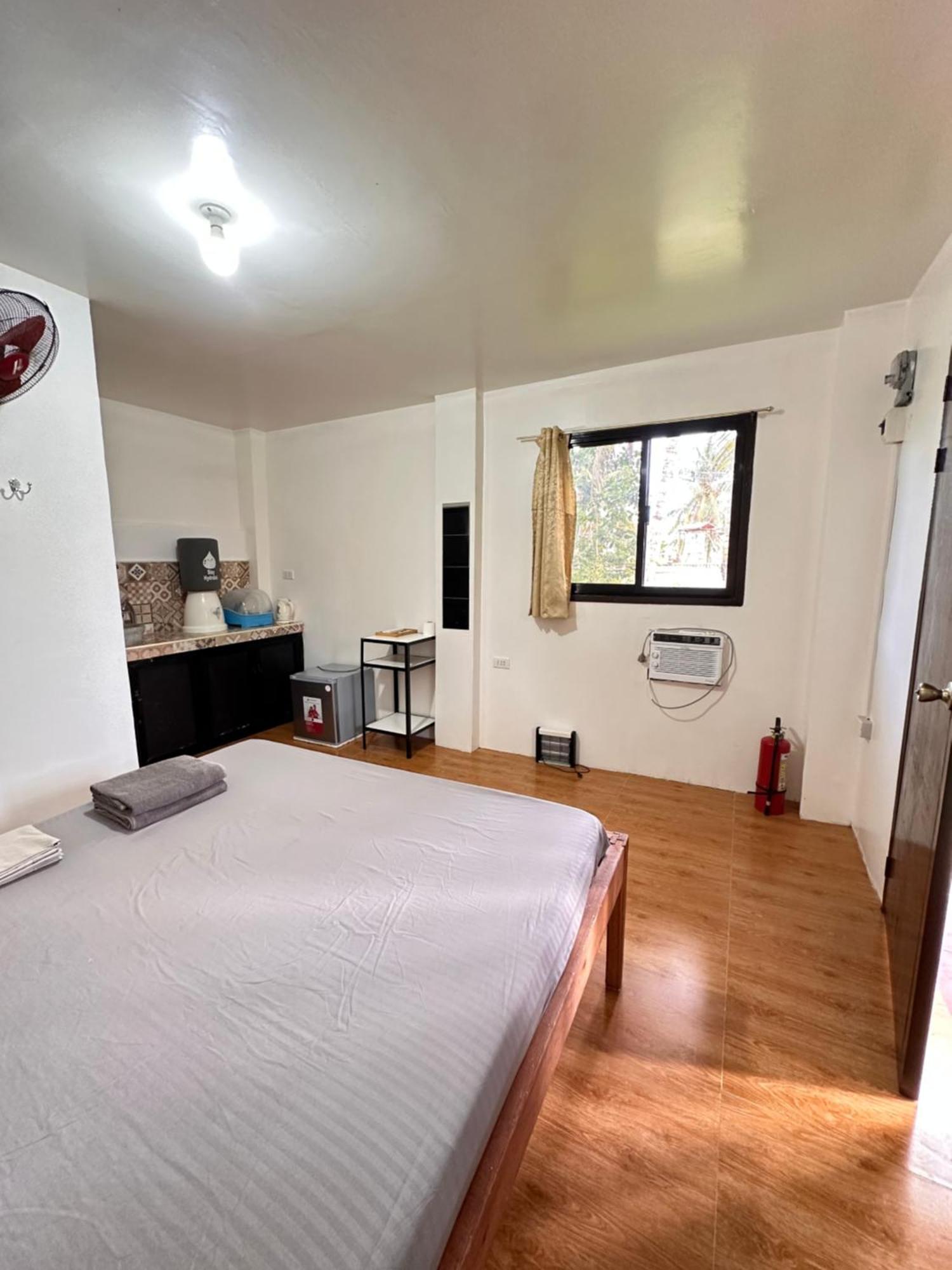 Cris & Mar Homestay Burgos  Luaran gambar
