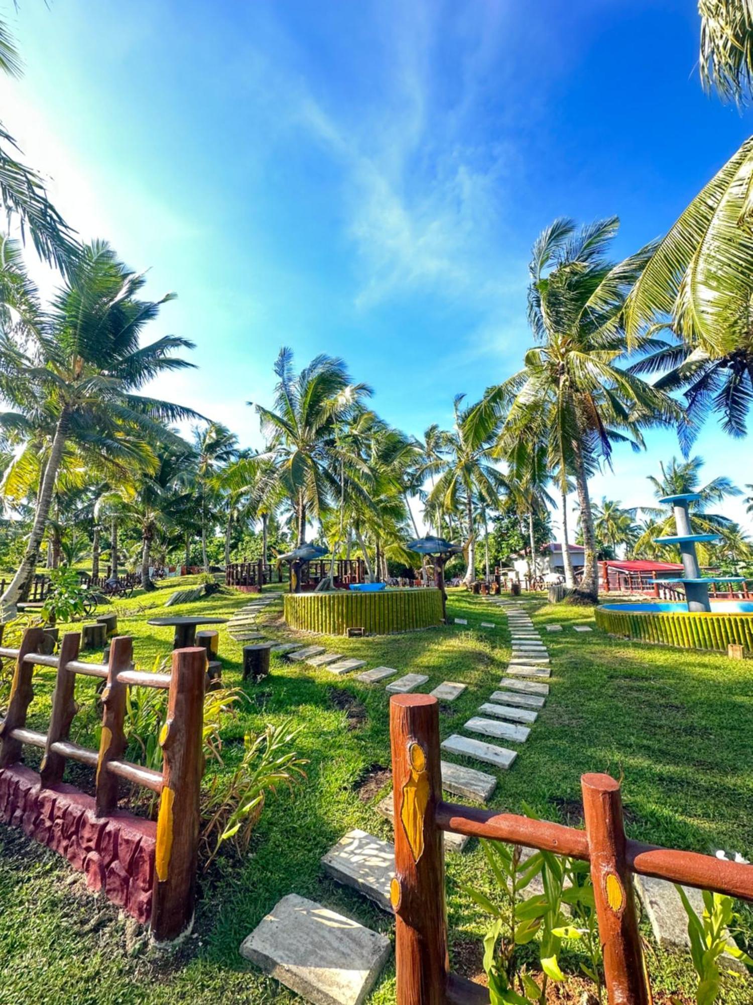 Cris & Mar Homestay Burgos  Luaran gambar