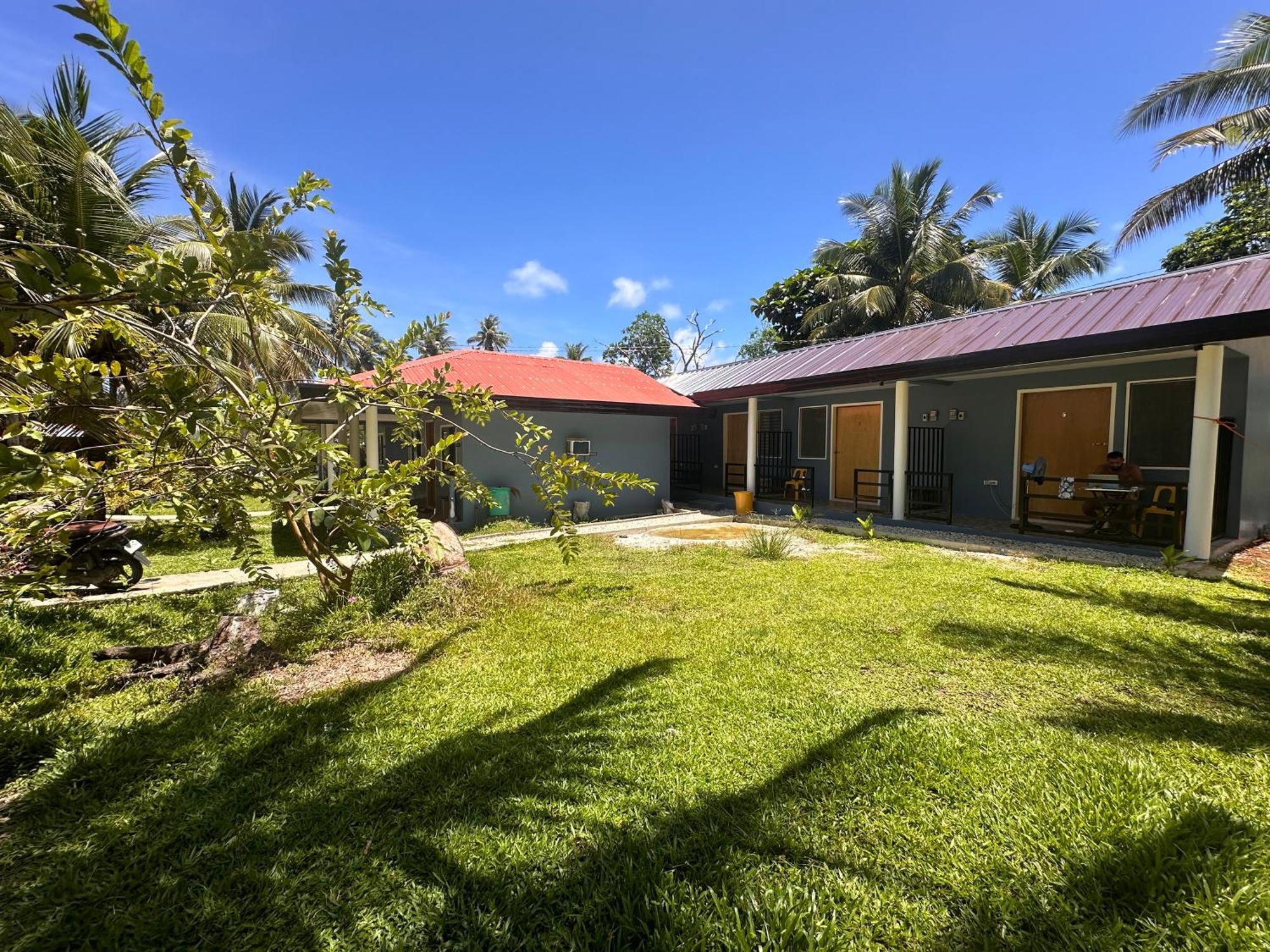 Cris & Mar Homestay Burgos  Luaran gambar