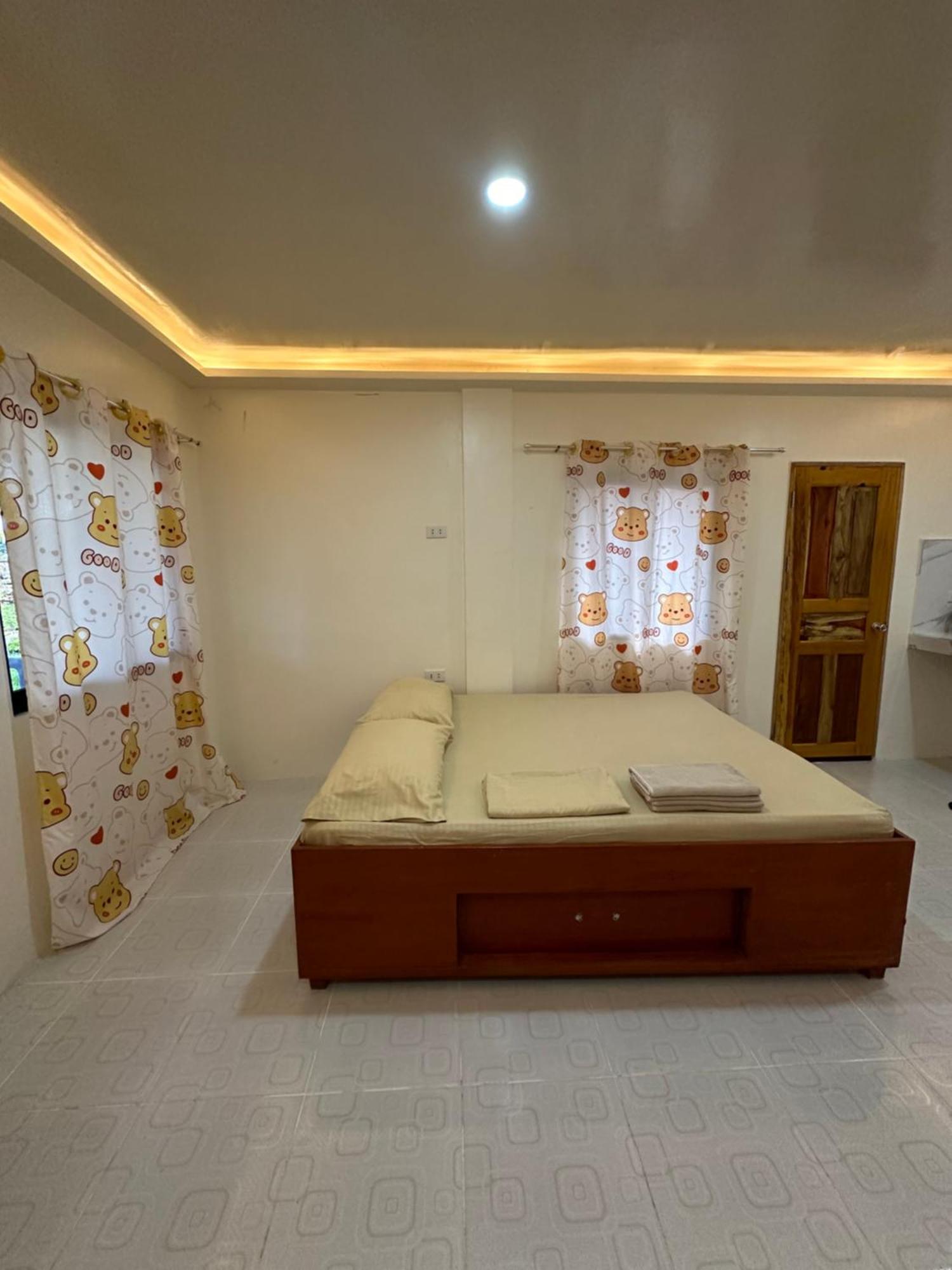 Cris & Mar Homestay Burgos  Luaran gambar